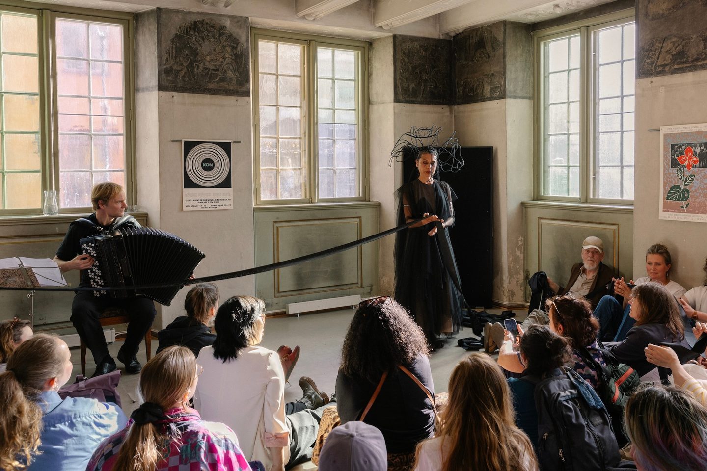 Performance: Lilibeth Cuenca Rasmussen, Chimera Power and the Seven Women in Heaven (2026). Foto: Kristine Jakobsen