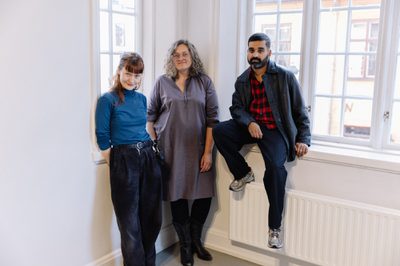 Eline Benjaminsen, Margrethe Kolstad Brekke og Nikhil Vettukattil. Foto: Kristine Jakobsen