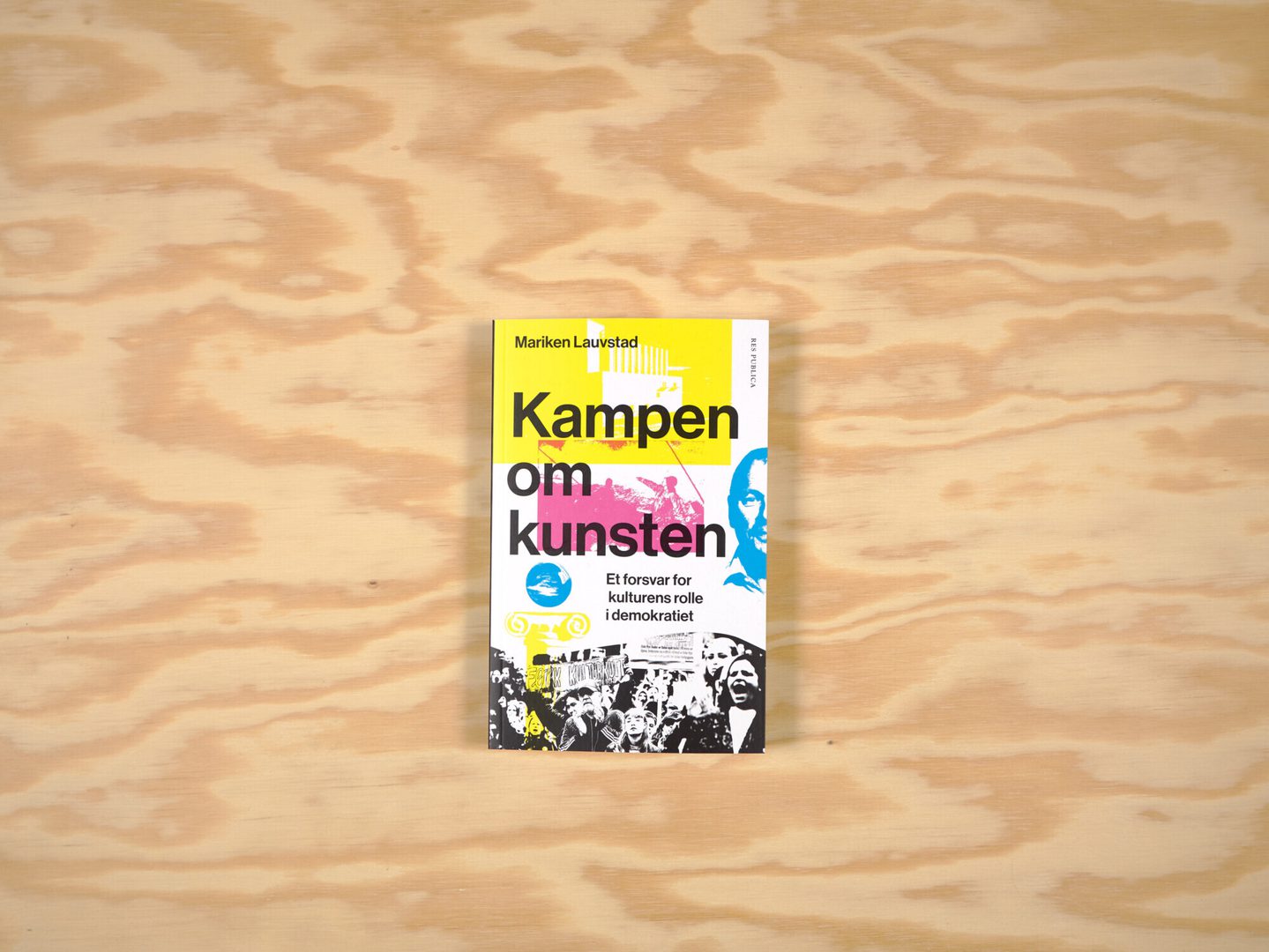 251112 OK Bokbutikk Dokumentasjon Bøker 005