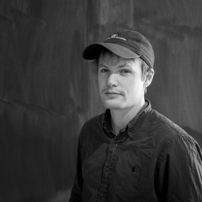 Sparebankstiftelsen DNBs kunstipend 2018 gis til Eirik Sæther for installasjonen Father's Figure (2018).