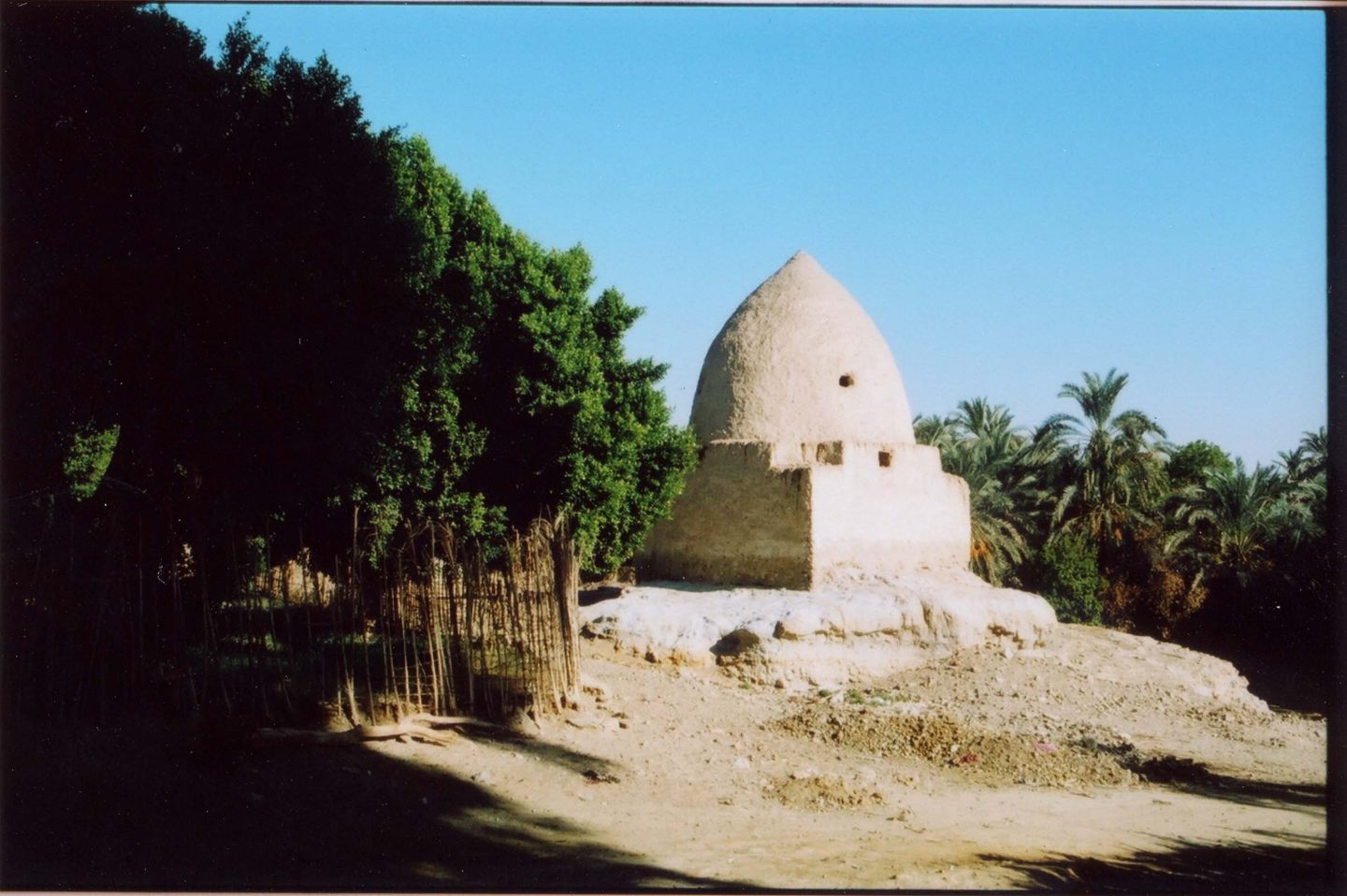 Carl Michael von Hausswolff & Thomas Nordanstad, Al Qasr, Bahriyah Oasis, Egypt 2005