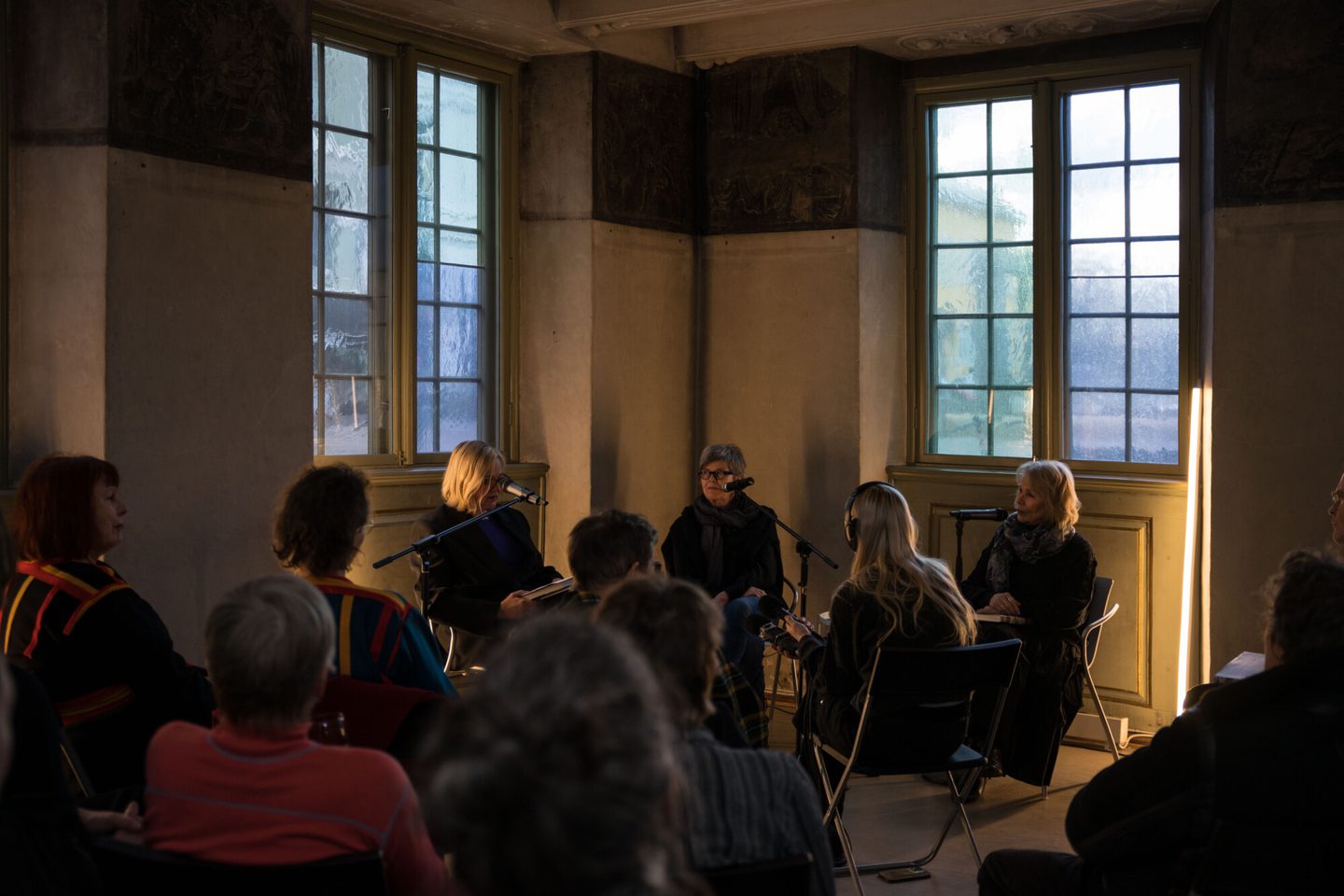 Kunst og litteratur: Lotte Konow Lund i samtale med Synnøve Persen og Ika Kaminka. Foto: Jacky Jaan Yuan Kuo