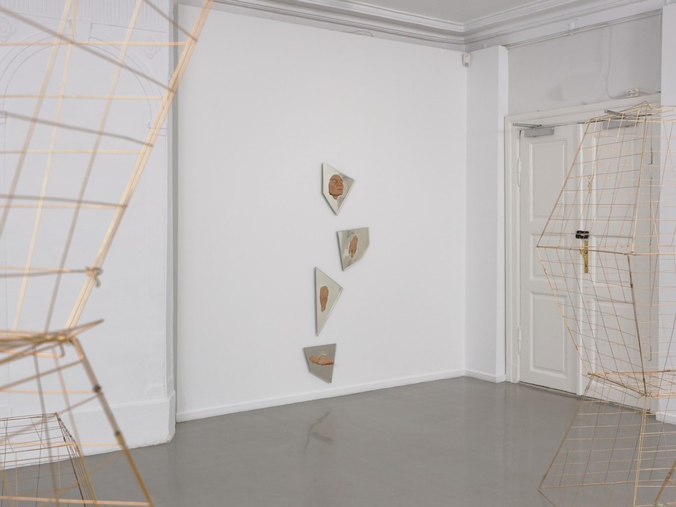 (Dis)Appearing, 2017 og Golden Fight (Brancusi), 2023