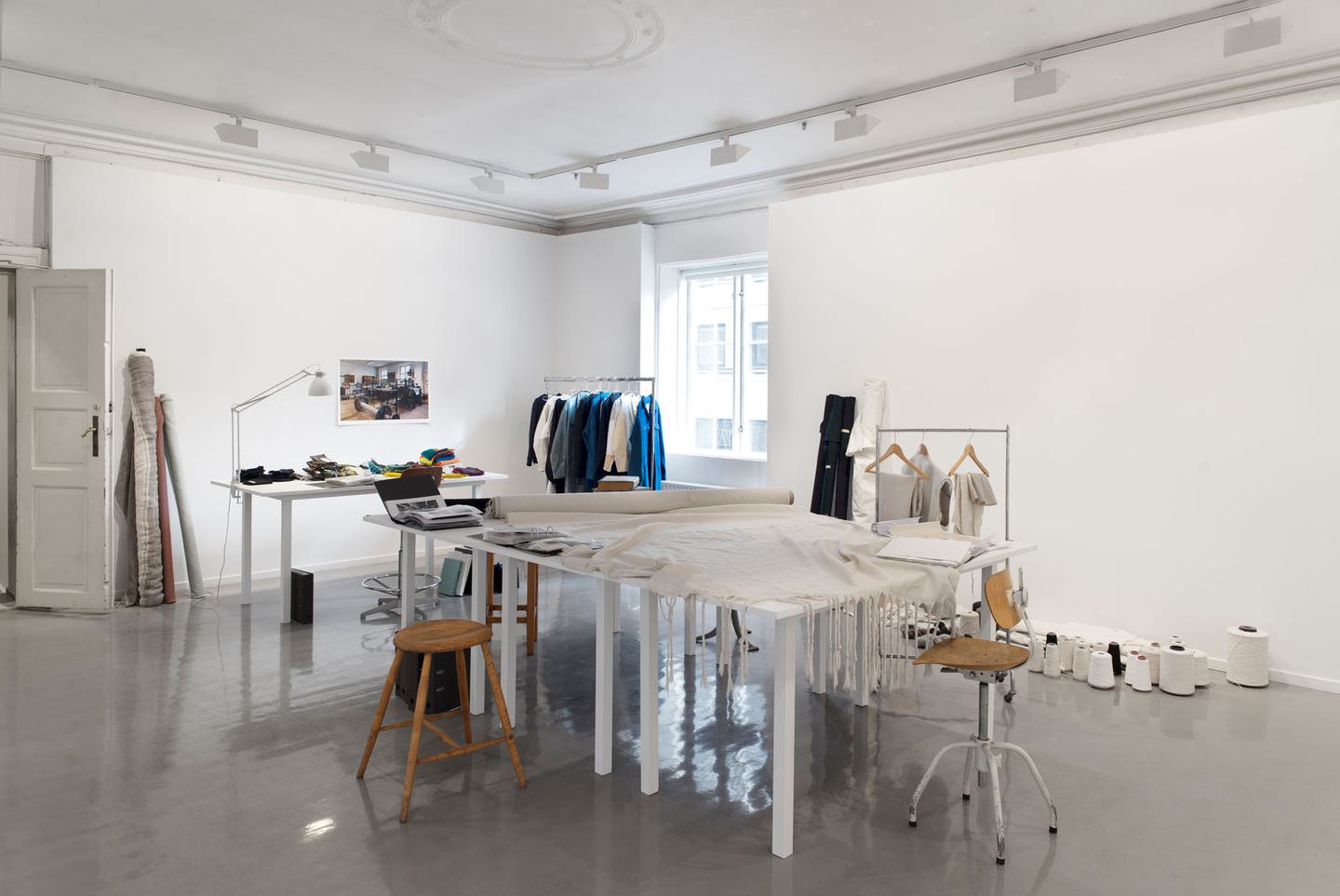 Franz Petter Schmidt, Weaving Fabrics for Suits, 2015